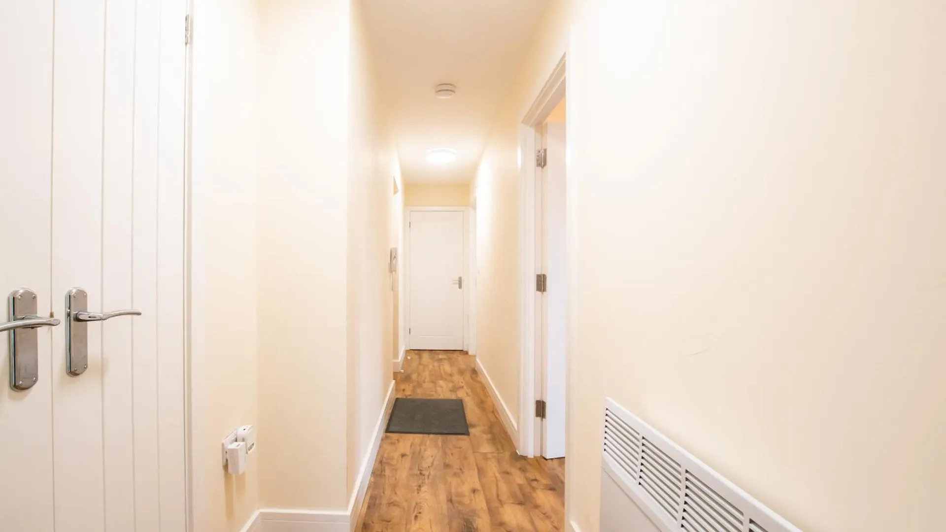 Apartment With Free P For Van. Southampton