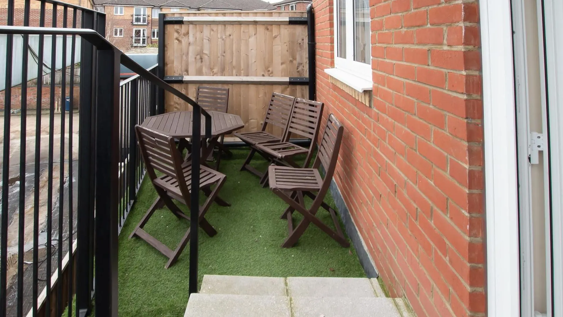 Apartment With Free P For Van. Southampton