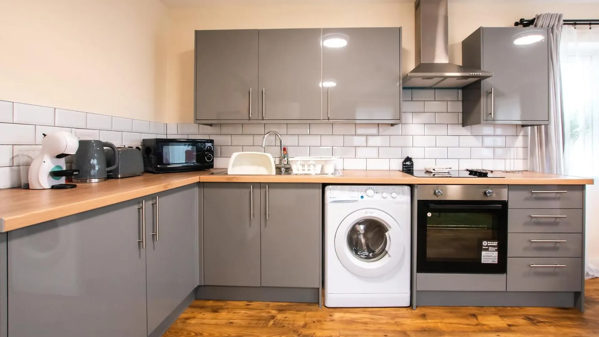 Apartment With Free P For Van. Southampton United Kingdom